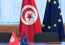 The European and Tunisia flags © European Union