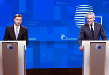Valdis Dombrovskis, Executive Vice-President of the European Commission, Bruno LE MAIRE, Minister of Economy and Finance of France, speak at the Press Conference of the Economic and Financial Affairs Council on 18 January 2022, ©European Union
