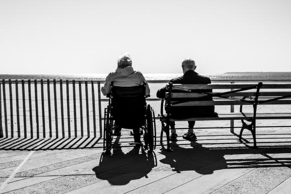 As life expectancy in Europe continues to rise, researchers are trying to unlock the secrets to healthy ageing. © Bruno Aguirre, Unsplash