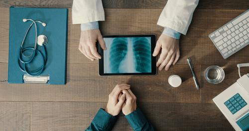 A new report recommends screening be introduced for lung and prostate cancers, and that existing programmes for breast, cervical and colorectal cancer be improved.  Such changes across Europe will detect more cancers, earlier. ©  Stokkete, Shutterstock