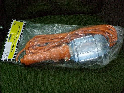 Photo of recalled product: Portable lamps – 1. with a metal grille and a 10-metre extension cable, 2. with a metal grille and a 5-metre extension cable