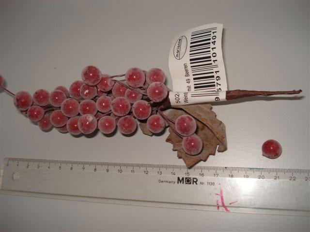 Photo of recalled product: Decorative bunch of grapes with 49 berries