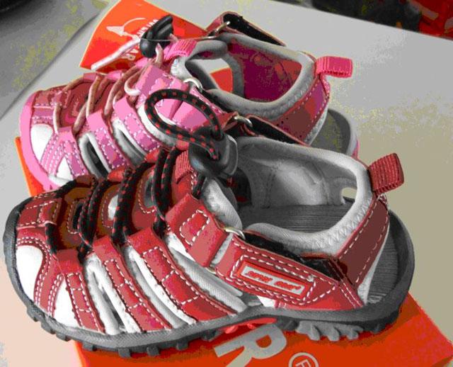 Photo of recalled product: Children's shoes