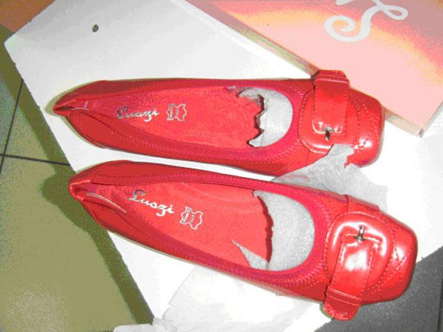 Photo of recalled product: Ladies' shoes