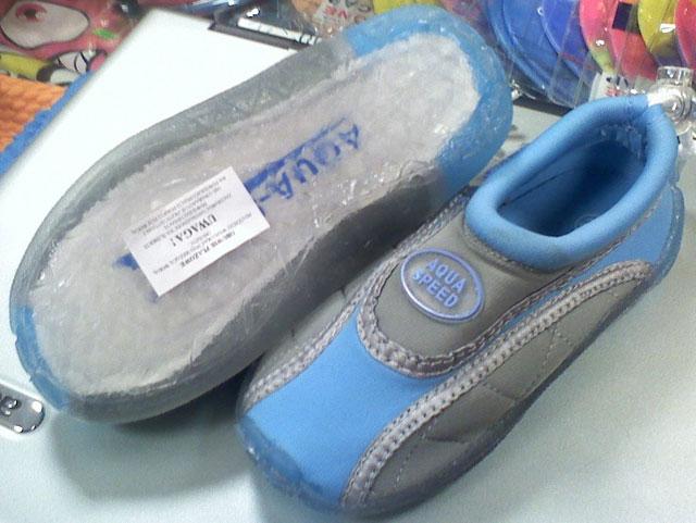 Photo of recalled product: Beach shoes