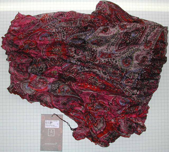 Photo of recalled product: Scarf - Ahmaddy Seidenschal Red (Ahmaddy red silk scarf)