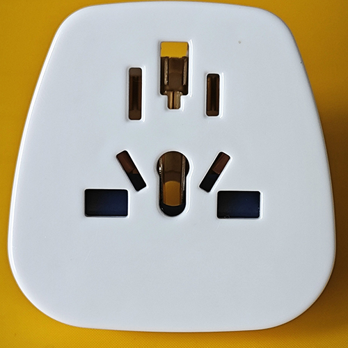 Photo of recalled product: Universal travel adapter