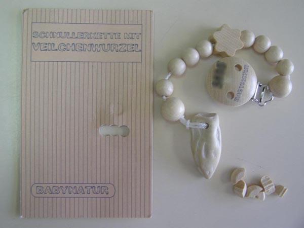 'Schnullerkette mit Veilchenwurzel' (soother chain with iris root)
