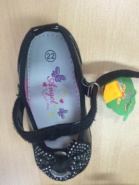 Photo of recalled product: Children’s shoes