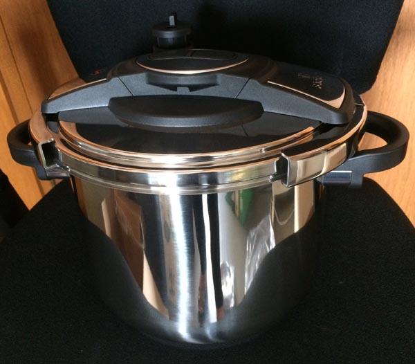 Pressure cooker