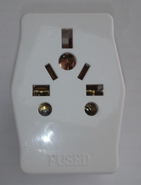 Travel plug adaptor
