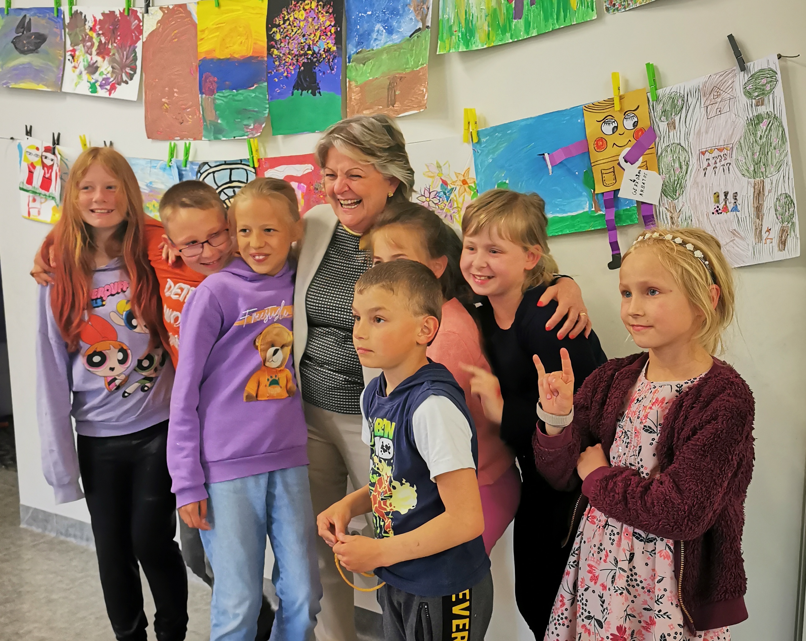Elisa Ferreira, European Commissioner, during her visit in a school in Lithuania