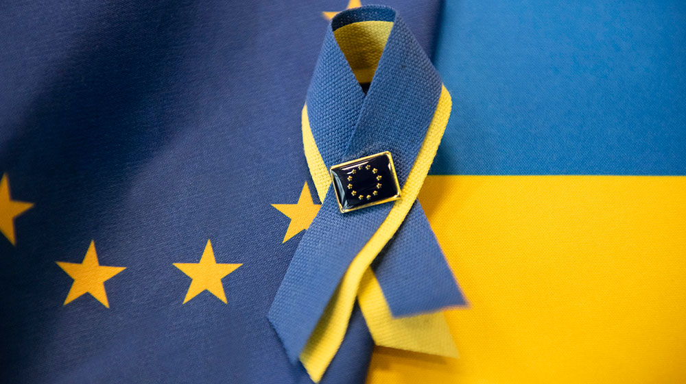 Ukrainian ribbon and EU flag
