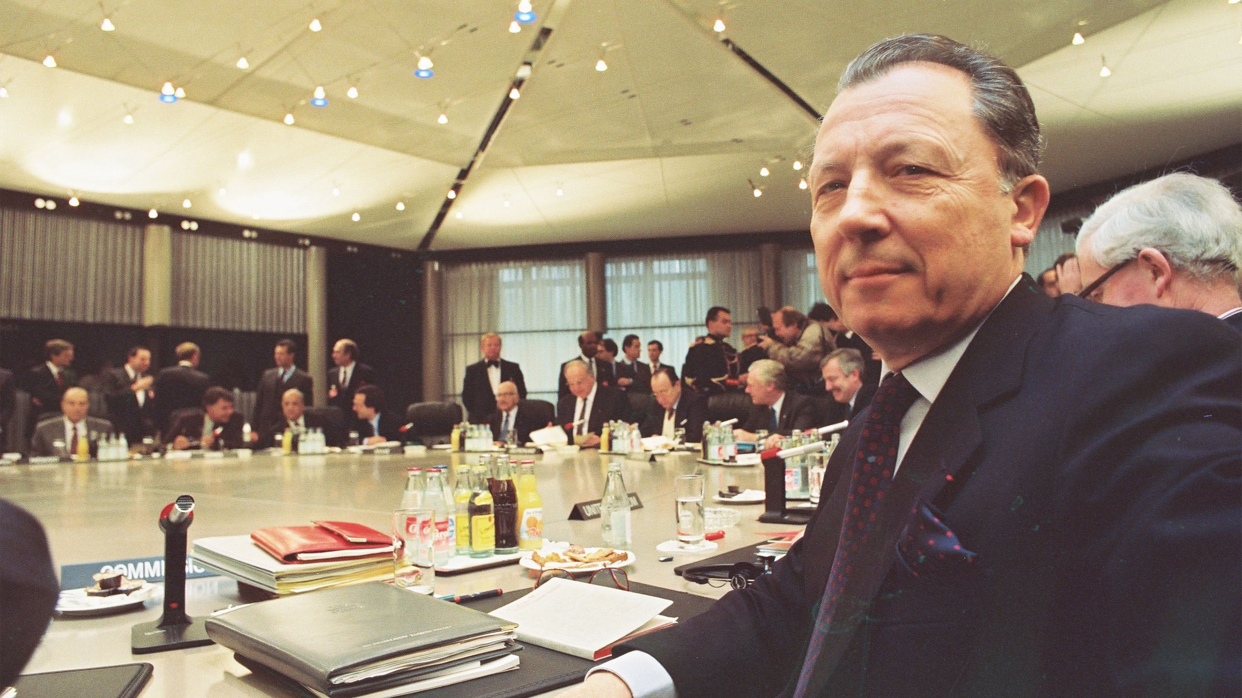 Jacques Delors in de vergaderzaal